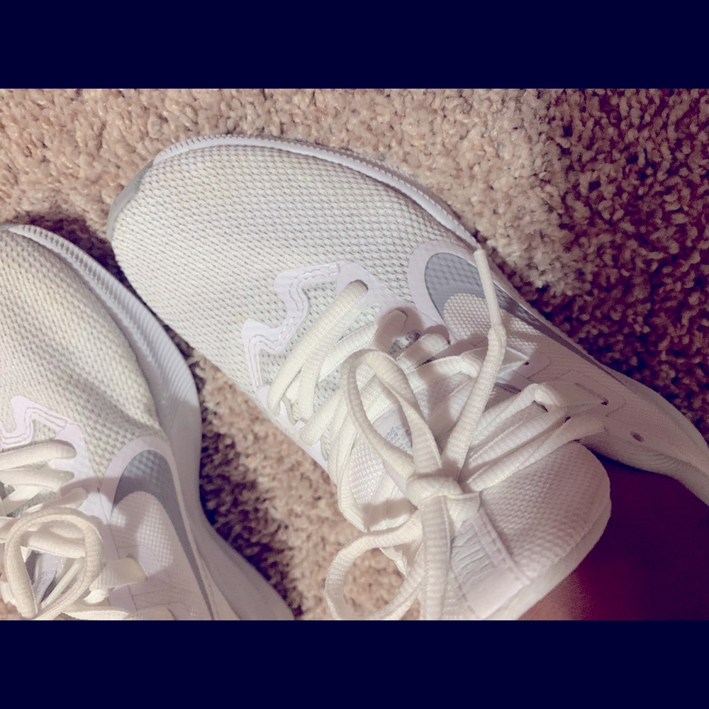 Nikes - Picture 6 of 7